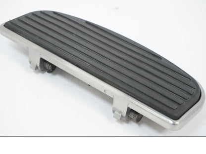 Vänster sida på Fotplatta från en Kawasaki VN 1500 -2002 motorcykel.