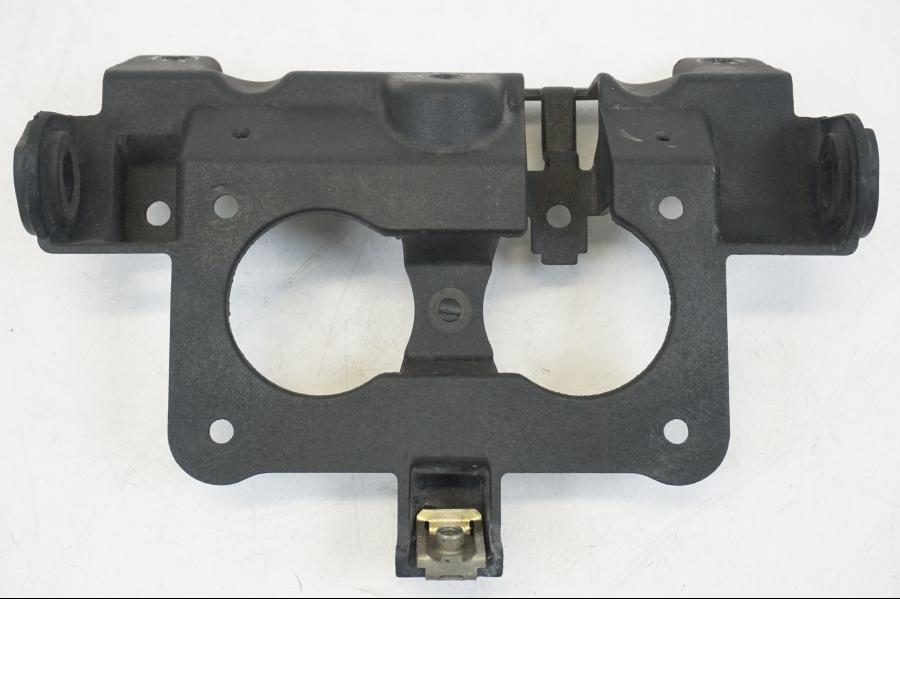 Baksidan på Baklampfäste från en Triumph TT 600 -2002 motorcykel.