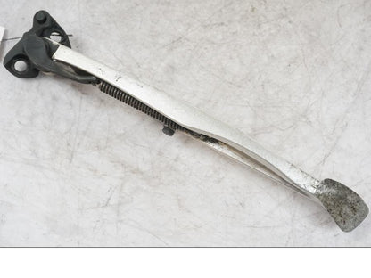 Snett uppifrån på Sidostöd från en Buell 1125 R -2008 motorcykel.