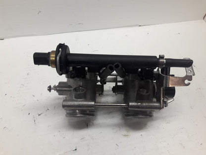 Snett uppifrån på Spjällhus från en BMW F 800 ST -2010 motorcykel.