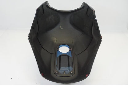 Snett nerifrån på Bensintankskåpa från en Kawasaki ZX-12R -2000 motorcykel.