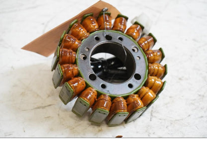 Framsidan på Generator från en Kawasaki VN 800 -1999 motorcykel.