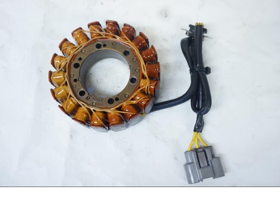 Baksidan på Generator från en Ducati 899 Panigale -2015 motorcykel.