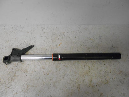 Framsidan på Gaffelben från en Triumph Tiger 800 -2016 motorcykel.