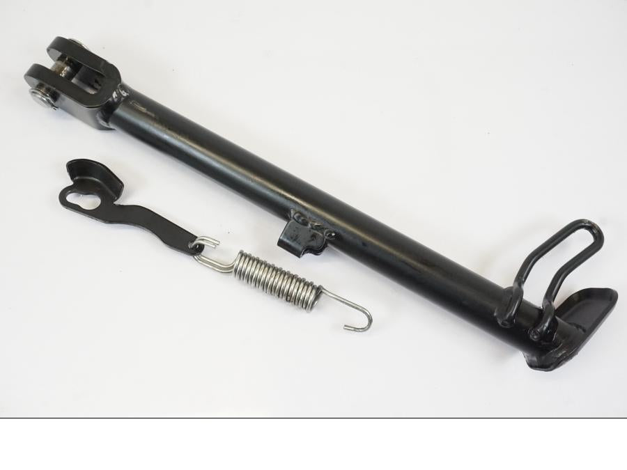 Framsidan på Sidostöd från en Triumph Trident -2021 motorcykel.