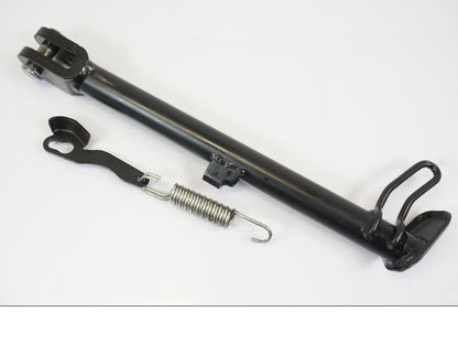 Framsidan på Sidostöd från en Triumph Trident -2021 motorcykel.