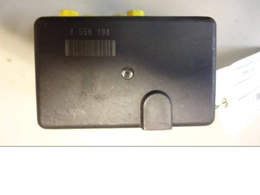 Snett uppifrån på ABS Modulator från en BMW F 800 GT -2015 motorcykel.