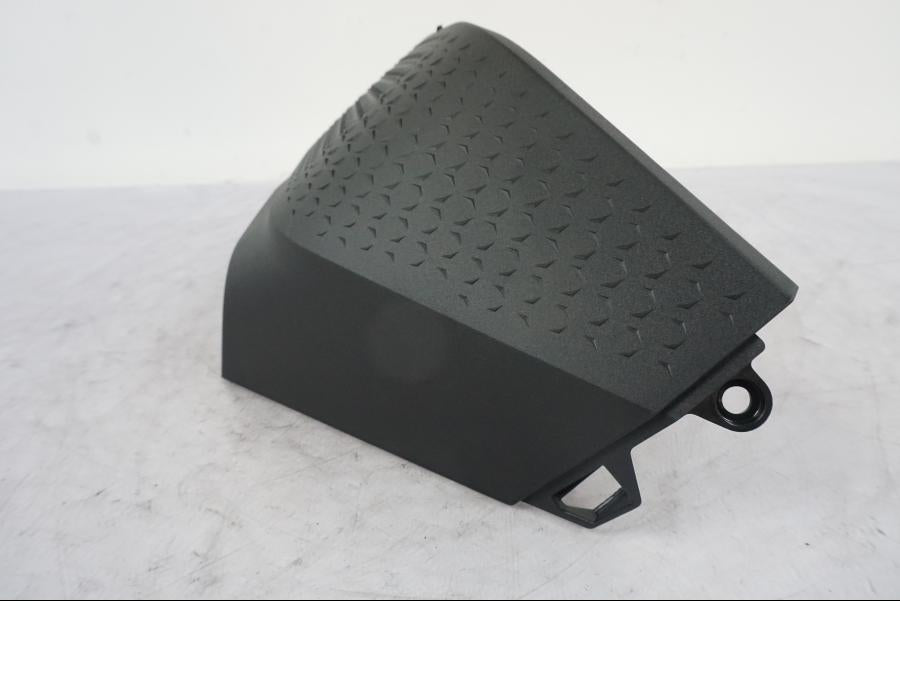 Vänster sida på Tankkåpa från en KTM 1290 Super Adventure -2023 motorcykel.