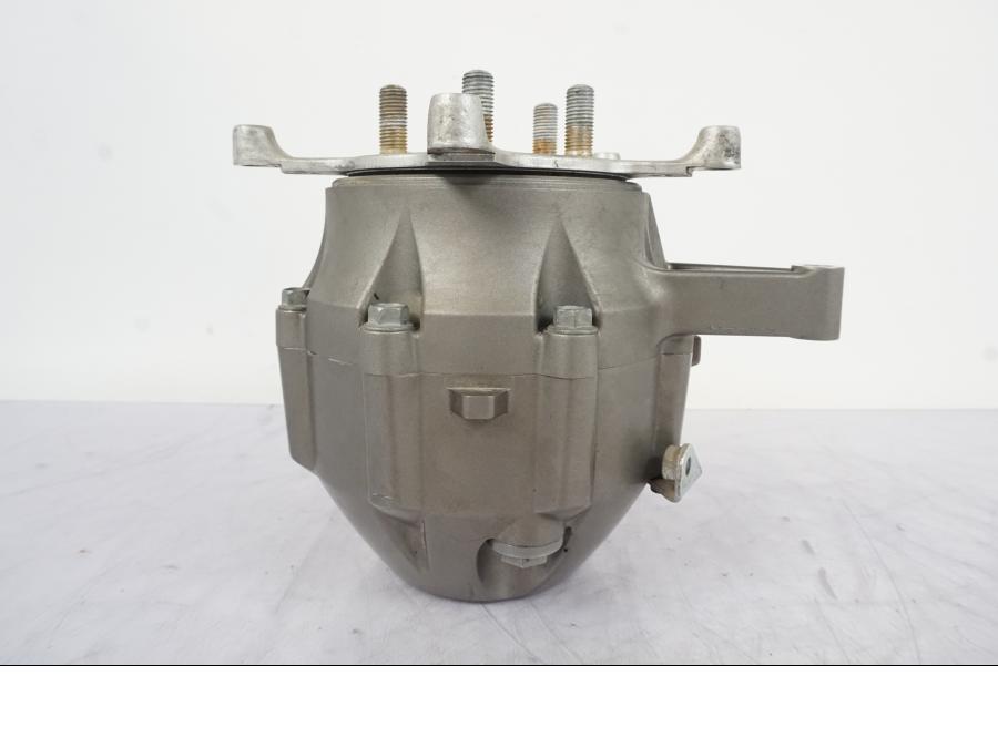 Snett nerifrån på Slutväxel från en Honda VFR 1200 -2010 motorcykel.