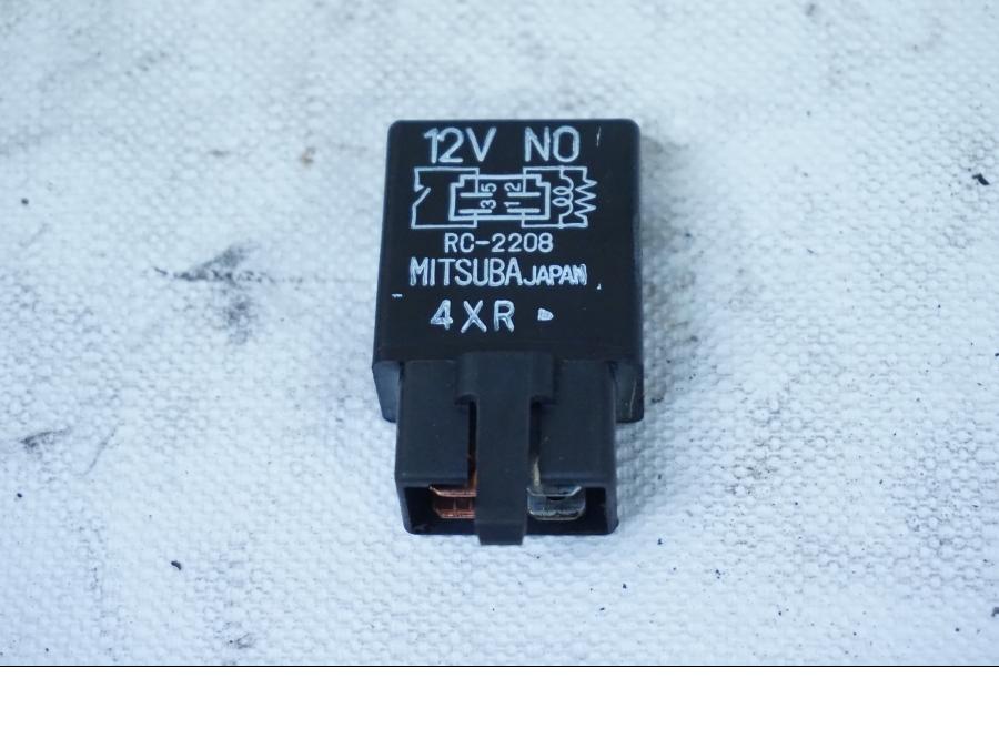 Framsidan på Relä från en Honda XL 600 V -1994 motorcykel.