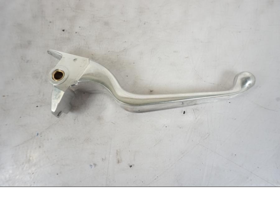 Framsidan på Bromsgrepp från en H-D Softail Sport Glide FLSB -2022 motorcykel.