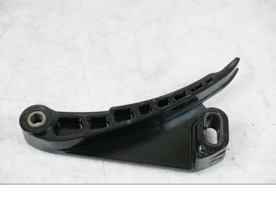 Vänster sida på Oljepump från en BMW K 1200 S -2005 motorcykel.