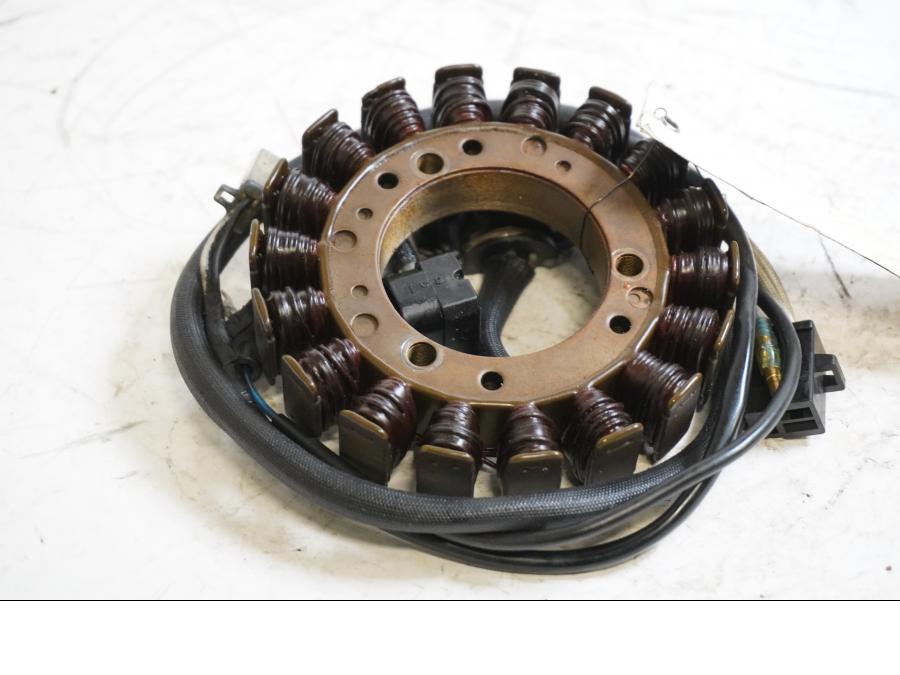 Framsidan på Generator från en Yamaha XV 750 -1993 motorcykel.