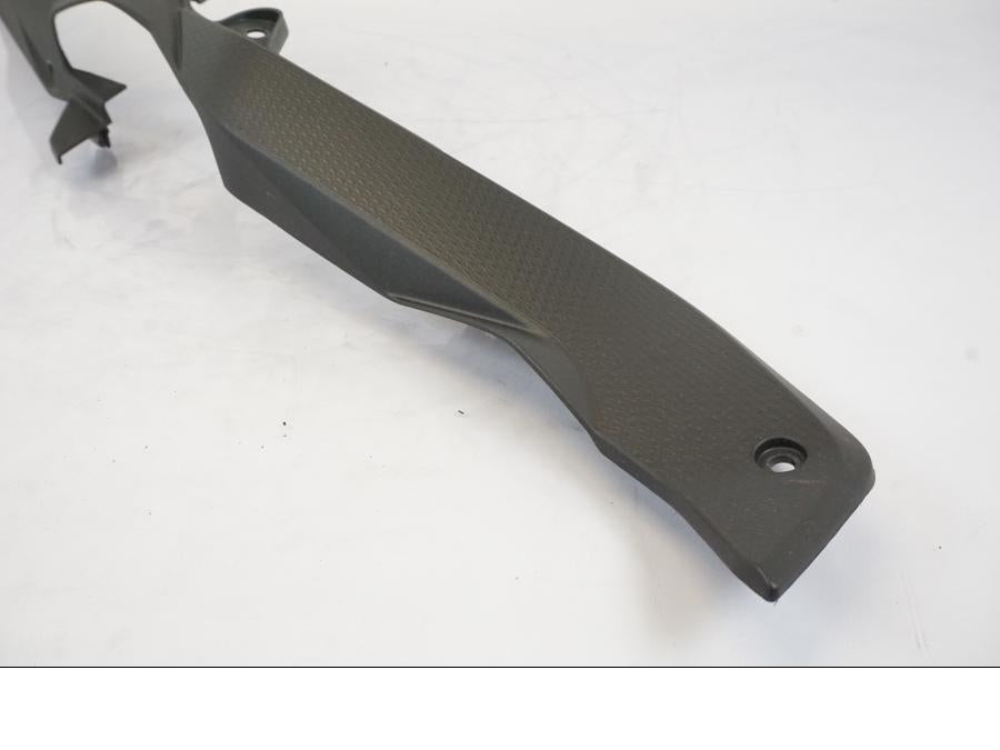 Baksidan på Sidopanel från en BMW S 1000 XR -2019 motorcykel.