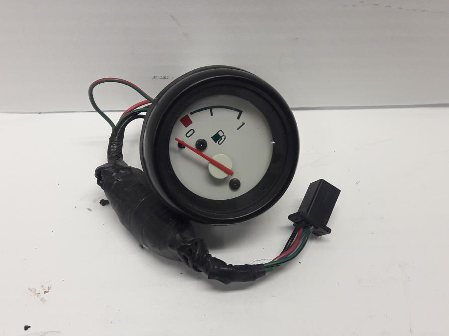 Framsidan på Bensinmätare från en Triumph Tiger -1999 motorcykel.