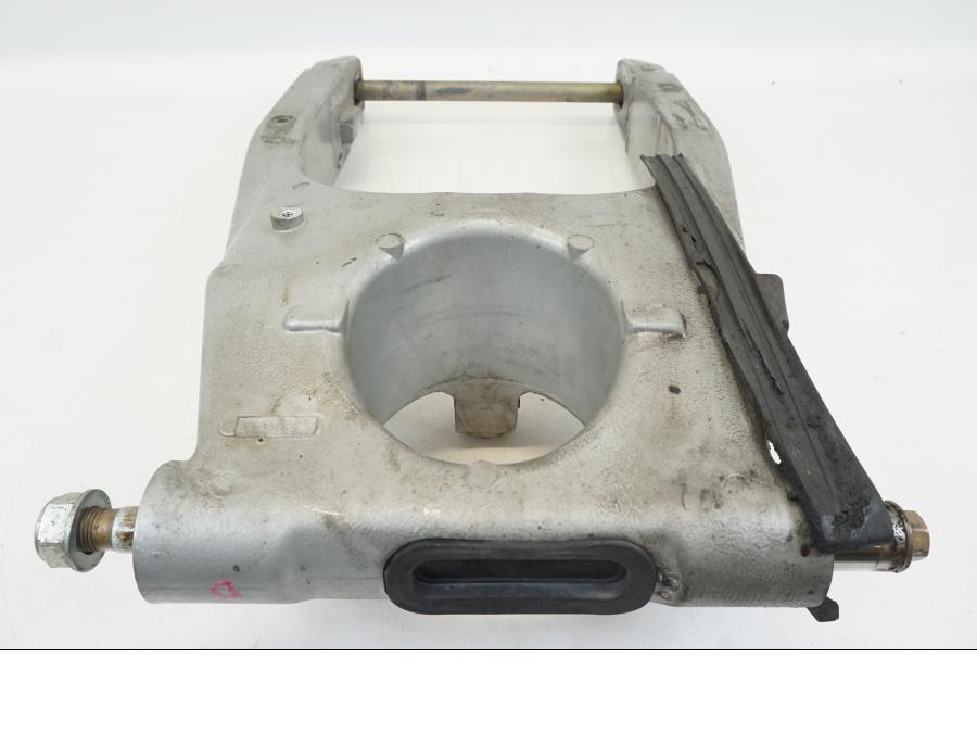 Snett uppifrån på Sving från en Triumph TT 600 -2002 motorcykel.