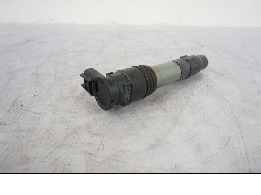 Framsidan på Tändspole från en Kawasaki Versys 650 -2014 motorcykel.