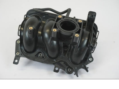 Framsidan på Insprutningsrör från en Triumph Trident -2021 motorcykel.