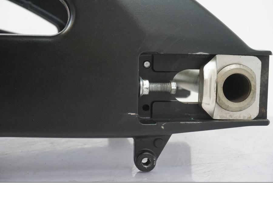 Höger sida på Sving från en Suzuki GSX-R 600 -2007 motorcykel.