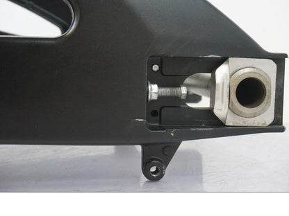 Höger sida på Sving från en Suzuki GSX-R 600 -2007 motorcykel.