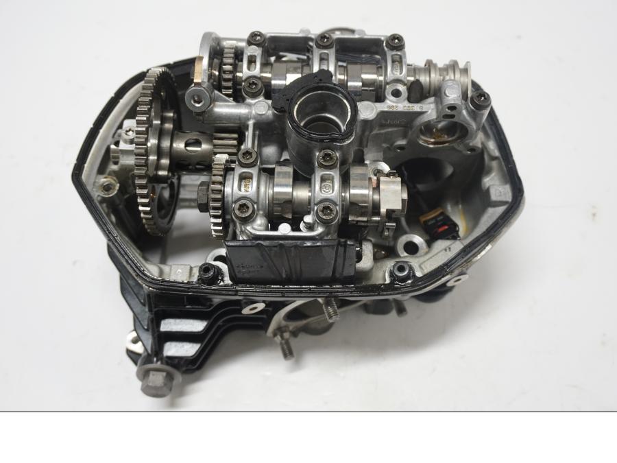 Framsidan på Topplock från en BMW R 1250 GS -2019 motorcykel.