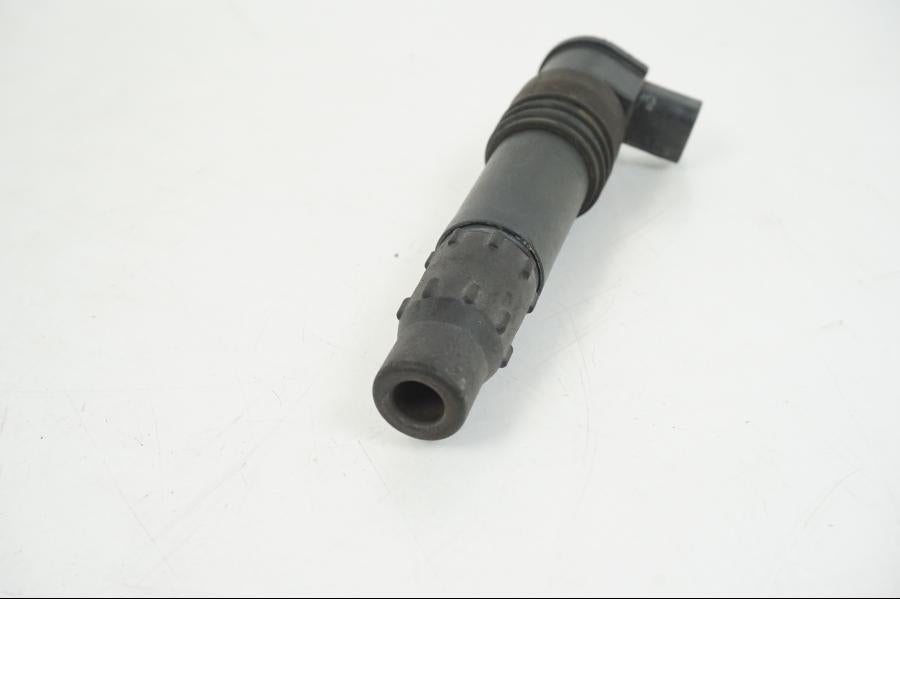 Snett uppifrån på Tändspole från en Suzuki GSX-R 750 -2001 motorcykel.