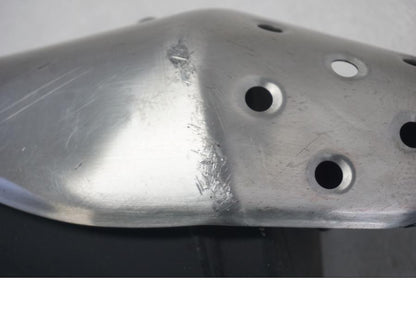 Vänster sida på Ljuddämpare från en Suzuki SV 650 -2016 motorcykel.