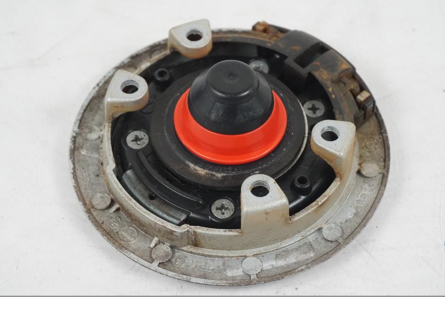 Extrabild3 på <p>Låssats från BMW R 1200 R 2007.</p>

<p>Tändningslås, antenn, tanklock, sadellås och 1st nyckel.</p> motorcykel.