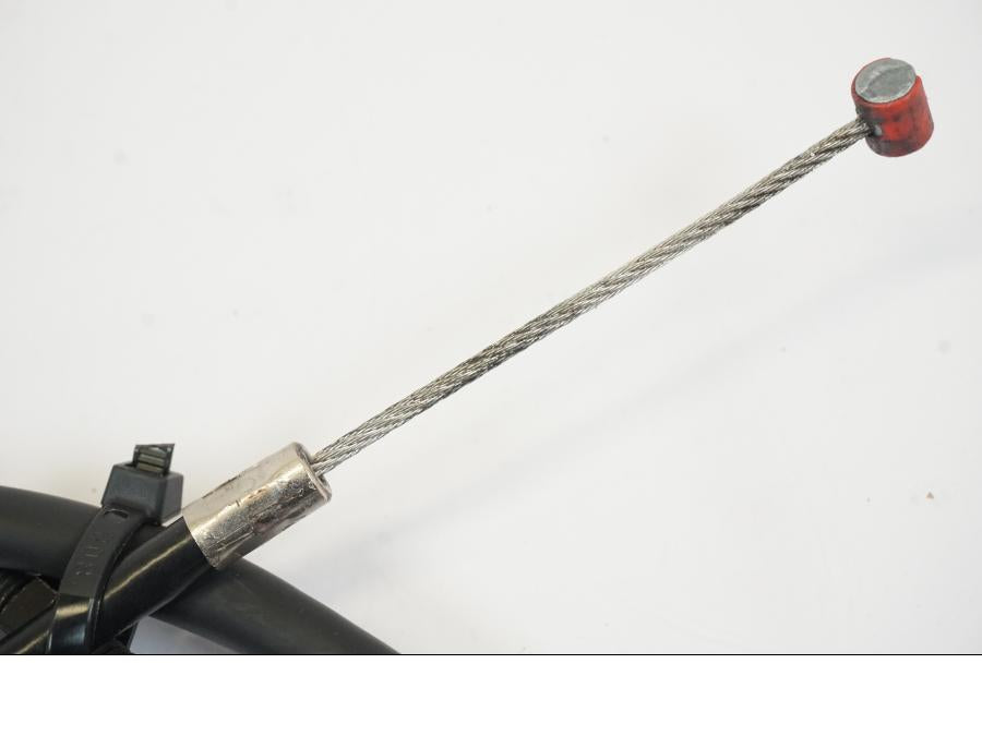 Höger sida på Kopplingsvajer från en Triumph Trident -2021 motorcykel.