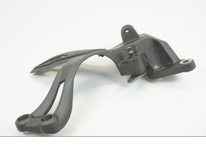 Baksidan på Fotpinnefäste från en Triumph Tiger 1200 -2018 motorcykel.