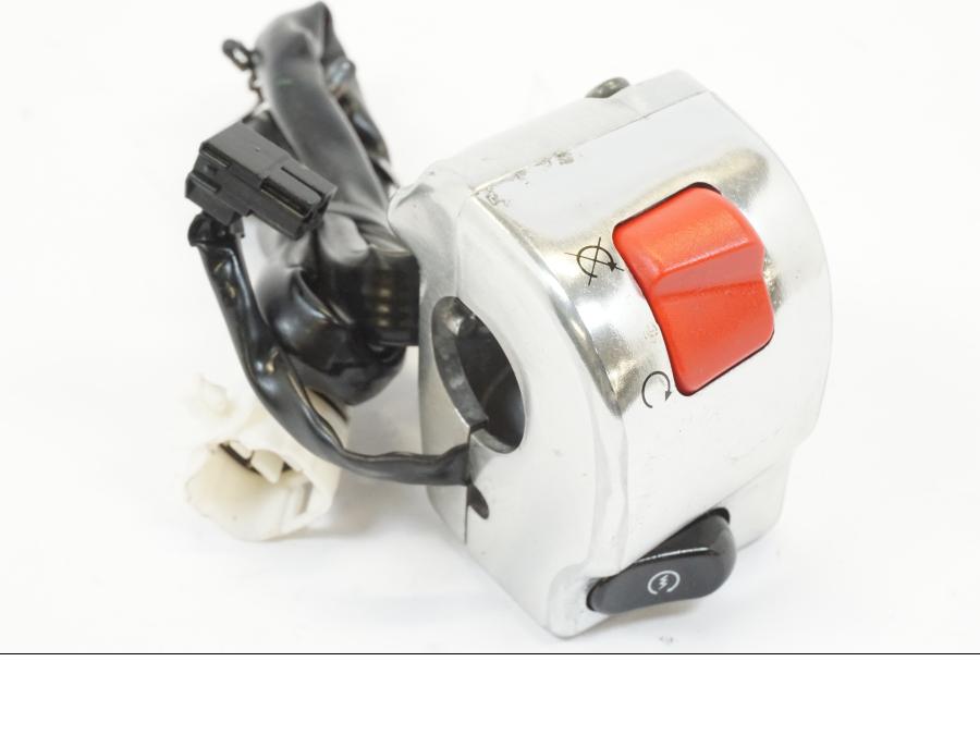 Framsidan på Styrelreglage från en Kawasaki VN 2000 -2006 motorcykel.