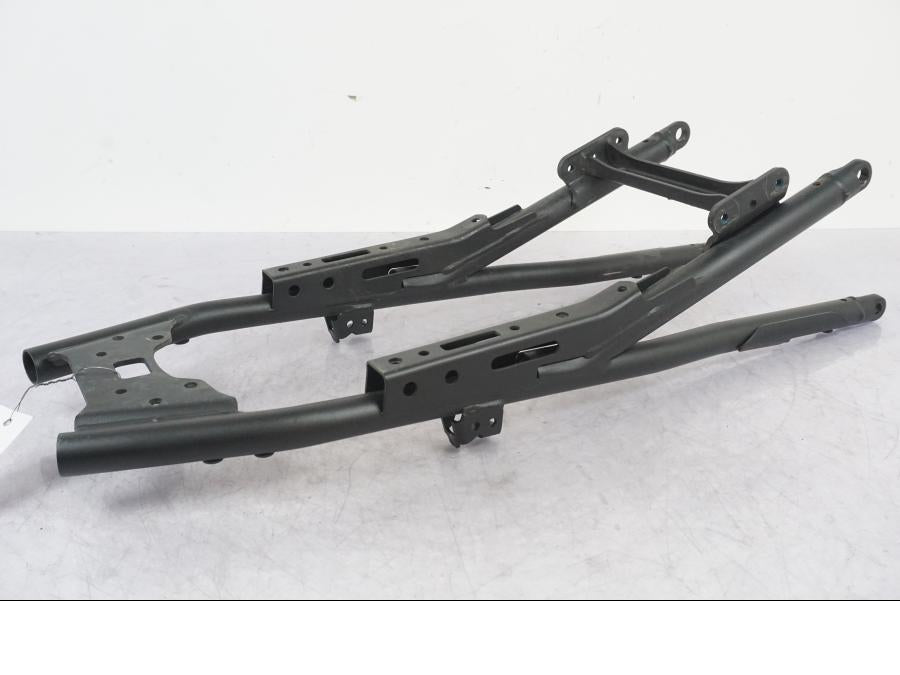 Snett nerifrån på Bakram från en Yamaha MT-09 -2016 motorcykel.