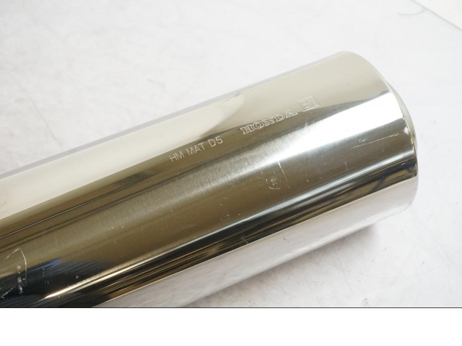 Baksidan på Ljuddämpare från en Honda CBR 1100 XX -2003 motorcykel.