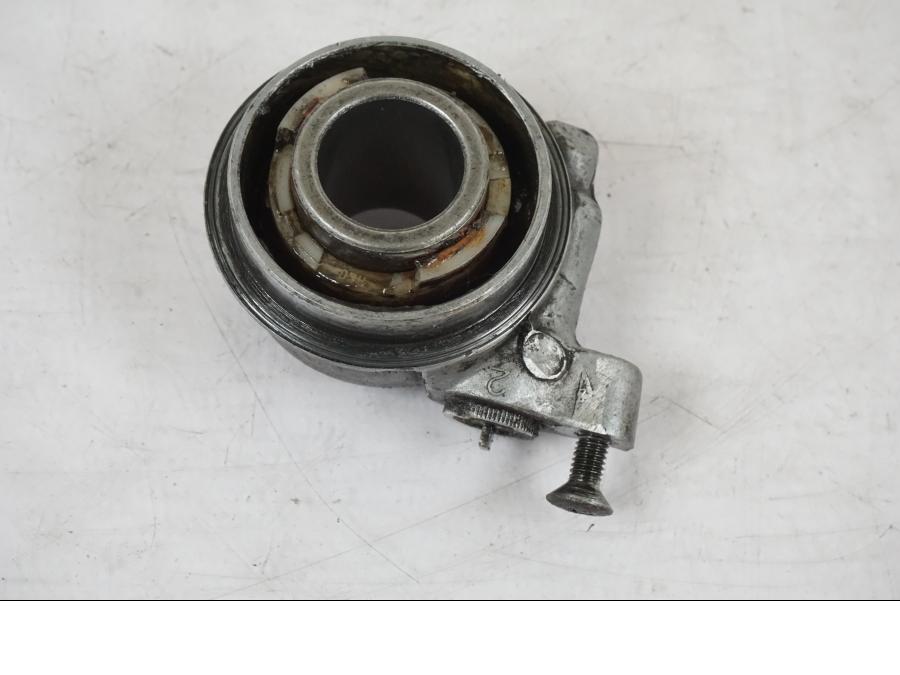 Höger sida på Hastighetsdrivning från en Honda CB 750 -1996 motorcykel.