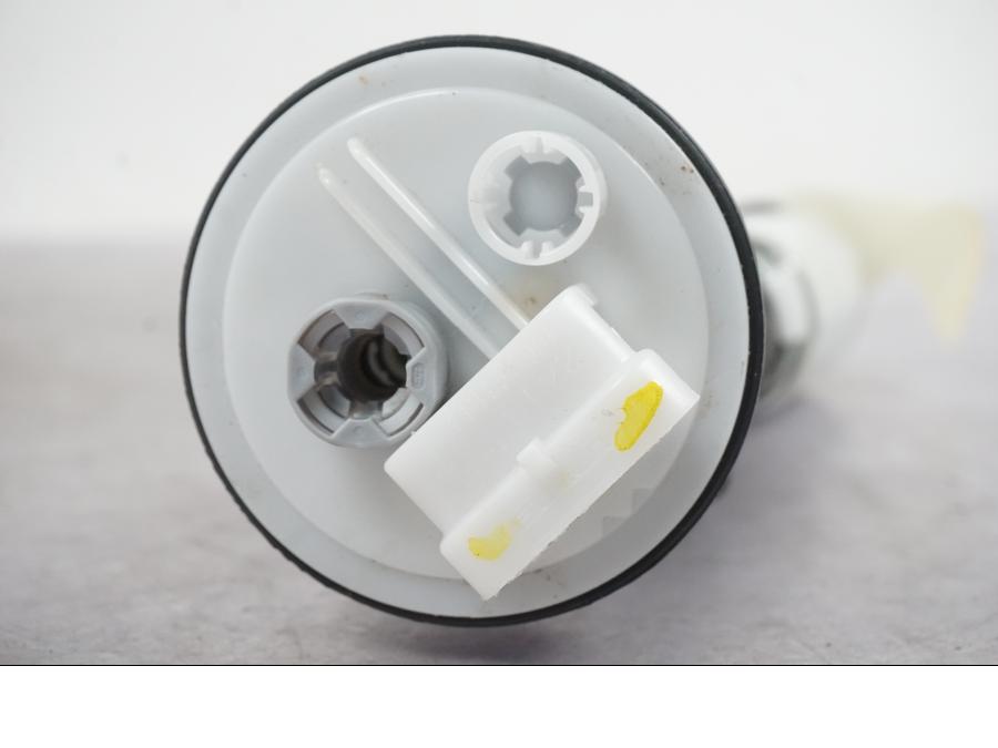 Extrabild4 på Bensinpump insprut från en Ducati Multistrada V4 -2024 motorcykel.