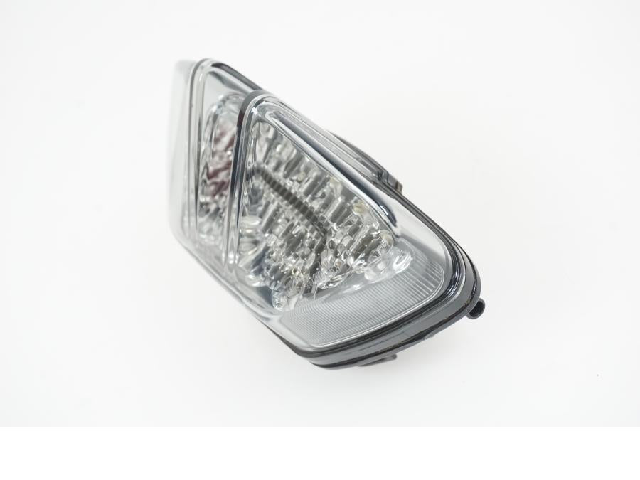 Vänster sida på Baklampa från en KTM 890 Duke -2020 motorcykel.