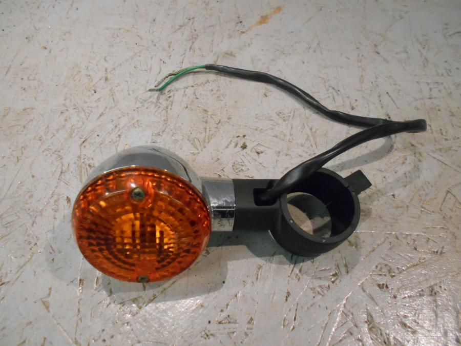 Framsidan på Blinkers från en Kawasaki VN 1500 -1996 motorcykel.