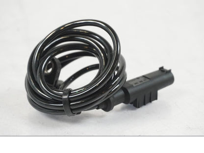 Vänster sida på ABS givare från en KTM 1290 Super Duke R EVO -2023 motorcykel.