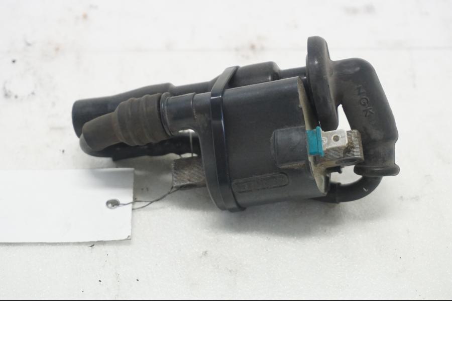 Framsidan på Tändspole från en Honda CBR 500 R -2013 motorcykel.