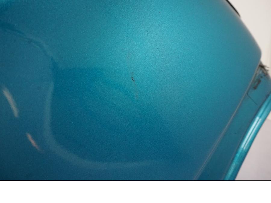 Höger sida på Bensintank från en Honda VFR 750 -1994 motorcykel.