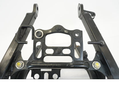 Snett nerifrån på Bakram från en Honda CB 600 F -2008 motorcykel.