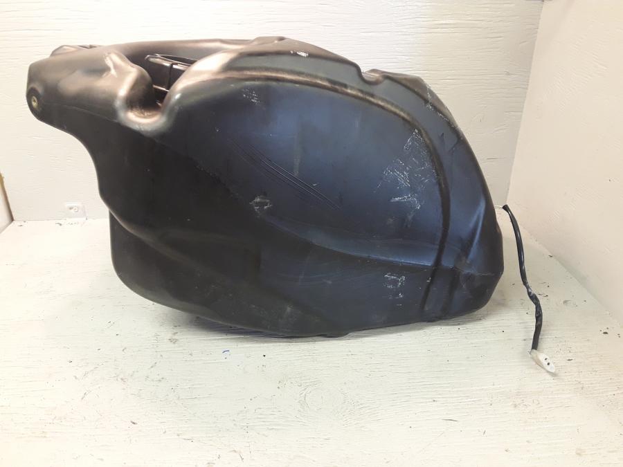 Framsidan på Bensintank från en Aprilia RS 125 -2017 motorcykel.