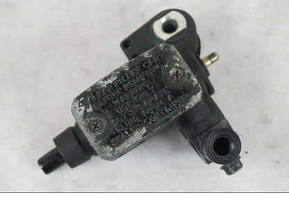 Baksidan på Bromshuvudcylinder från en KTM 690 SM R -2009 motorcykel.