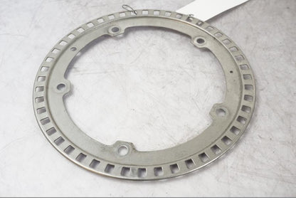 Snett nerifrån på ABS krans från en BMW K 1600 GTL -2015 motorcykel.