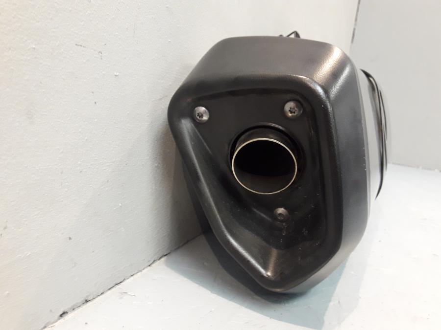 Höger sida på Ljuddämpare från en KTM 1190 Adventure -2014 motorcykel.