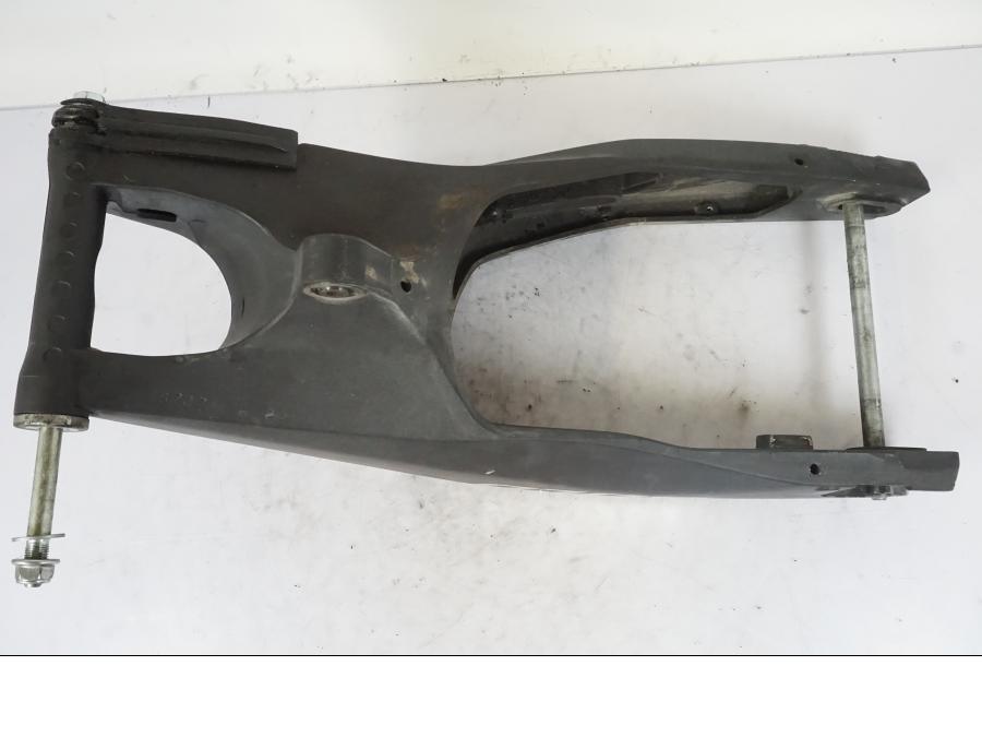 Extrabild2 på Sving från en Yamaha YZF-R 125 -2008 motorcykel.