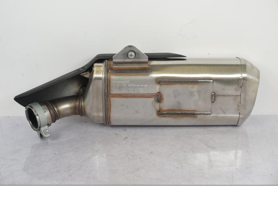 Snett uppifrån på Ljuddämpare från en Kawasaki ZX-4R -2024 motorcykel.