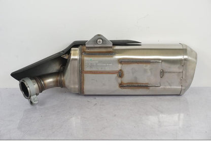 Snett uppifrån på Ljuddämpare från en Kawasaki ZX-4R -2024 motorcykel.