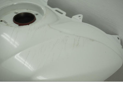 Snett uppifrån på Bensintank från en Yamaha YZF 1000 R1 -2006 motorcykel.