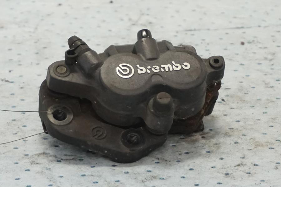 Framsidan på Bromsok från en BMW F 650 GS -2001 motorcykel.